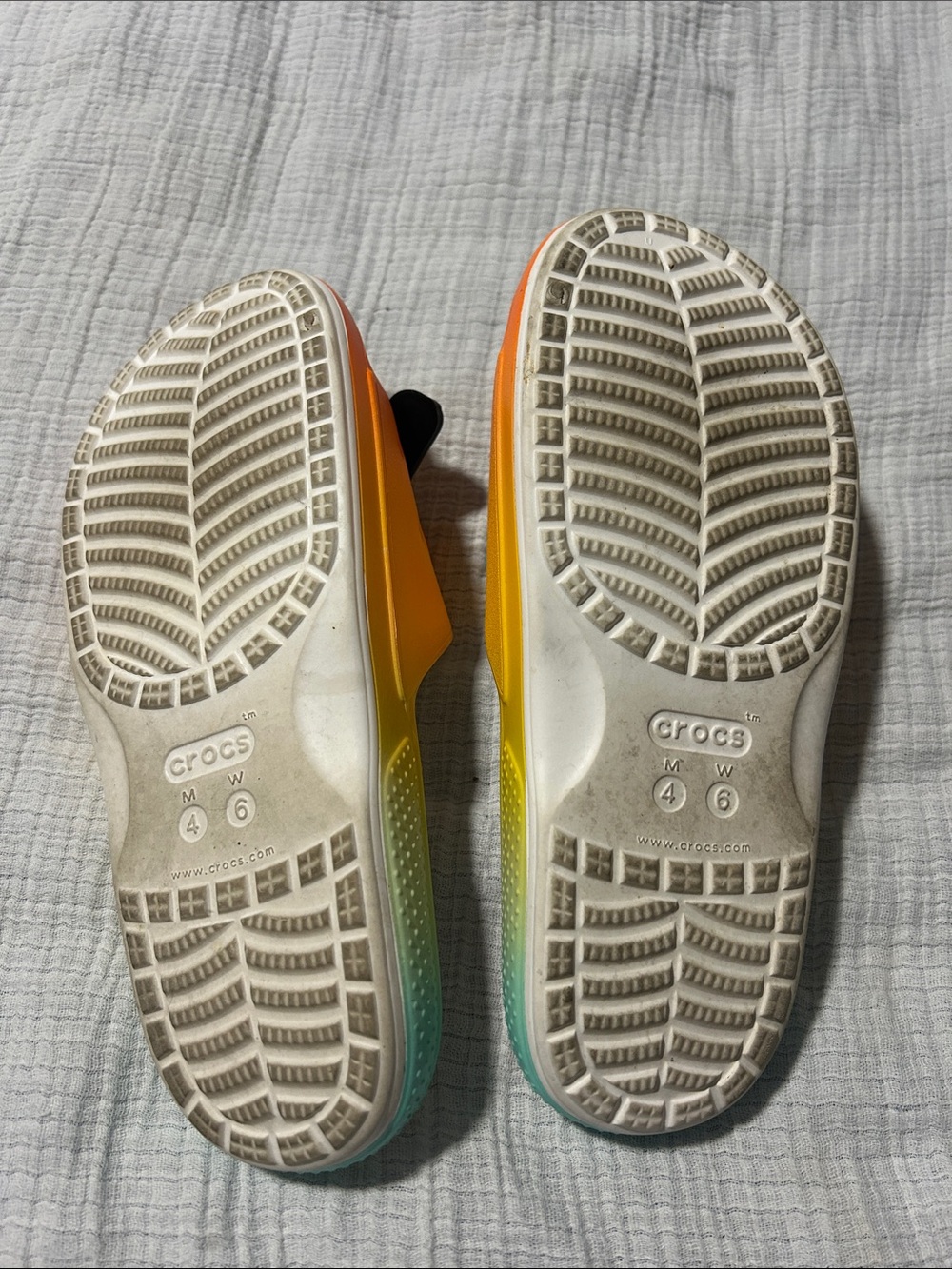 Crocs Special Edition Free & Easy Womans Orange Ombre Slides w/ jibbitz. Size 6 - Picture 4 of 7